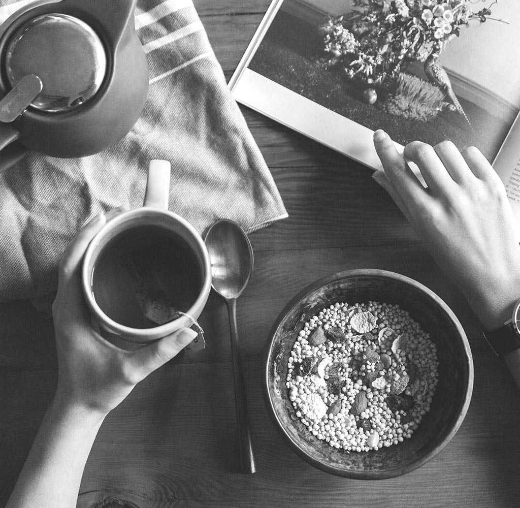 Misses About Bette Davis,  Joan Crawford